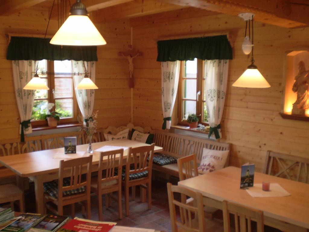 Weingut- Gaestezimmer Marko Leutschach Ngoại thất bức ảnh