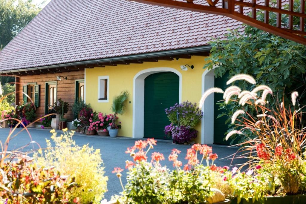 Weingut- Gaestezimmer Marko Leutschach Ngoại thất bức ảnh