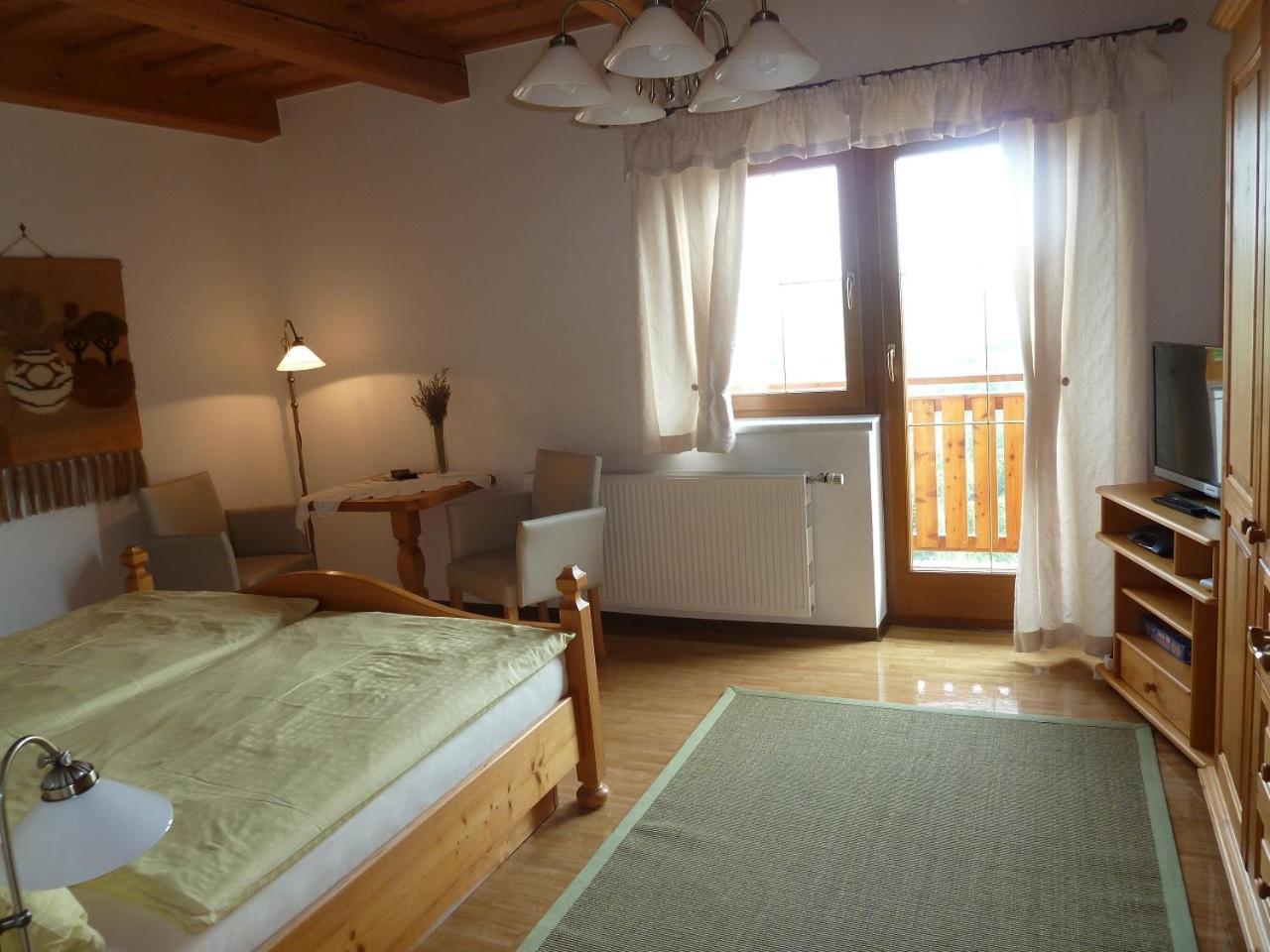 Weingut- Gaestezimmer Marko Leutschach Ngoại thất bức ảnh